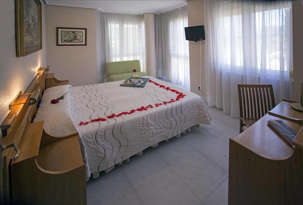 Hotel Don Rodrigo Palencia Kültér fotó