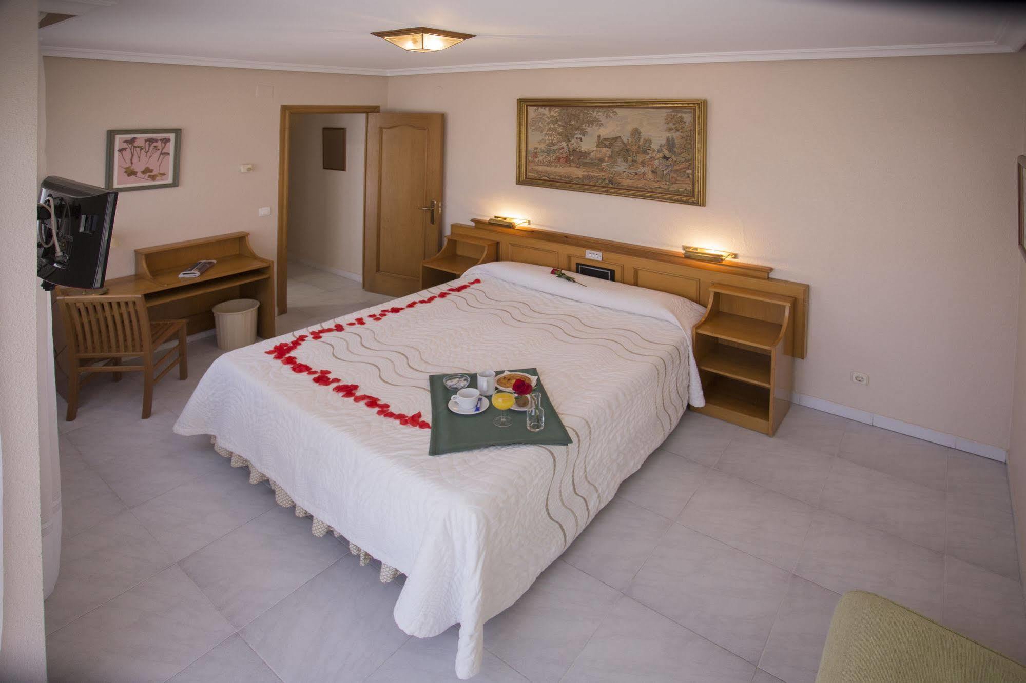 Hotel Don Rodrigo Palencia Kültér fotó